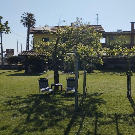 Appartamento Mansarda Al Mare Pertegada Esterno foto